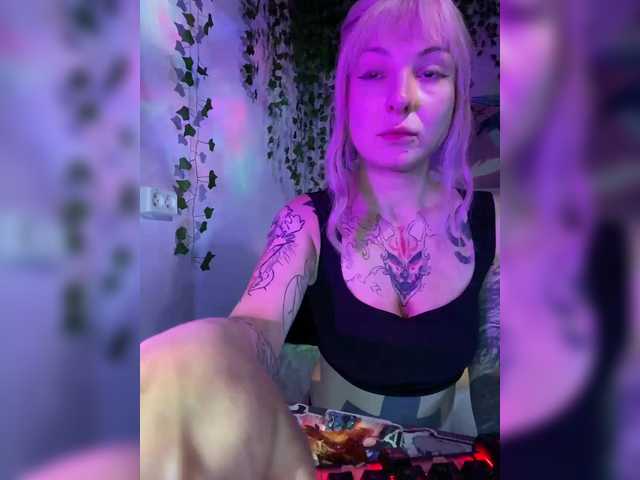 Mini0Melloo's BongaCams show and profile