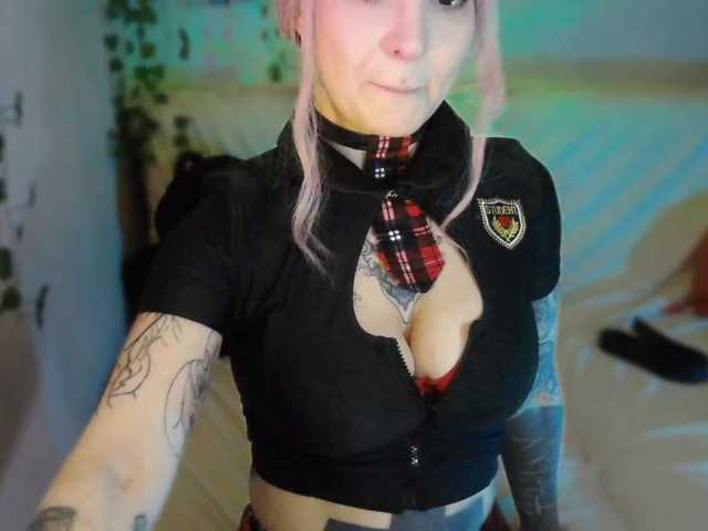 Mini0Melloo's BongaCams show and profile