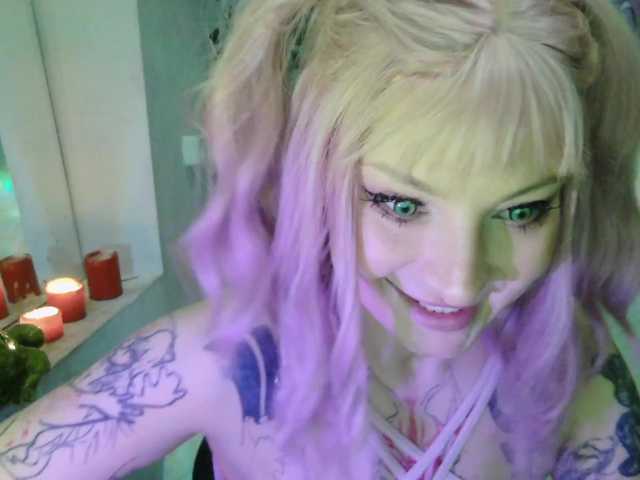 Mini0Melloo's BongaCams show and profile