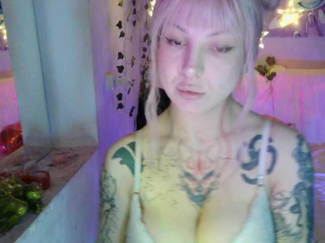 Mini0Melloo's BongaCams show and profile