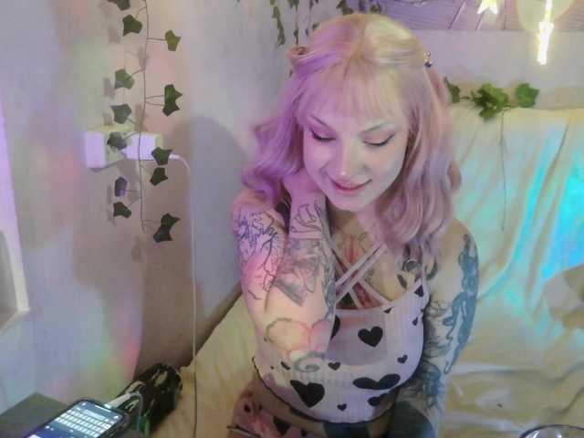 Mini0Melloo's BongaCams show and profile