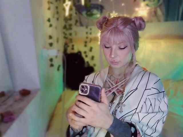 Mini0Melloo Live Webcam on BongaCams