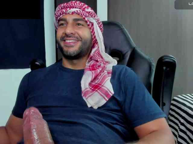 Handsoman11 Live Webcam on BongaCams