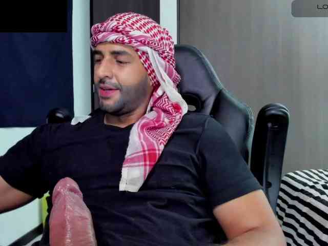 Handsoman11 Live Webcam on BongaCams