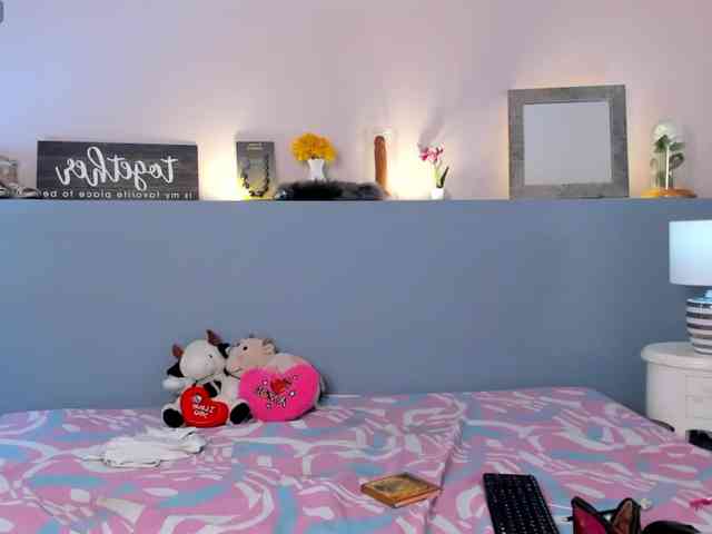 MiaClemont webcam