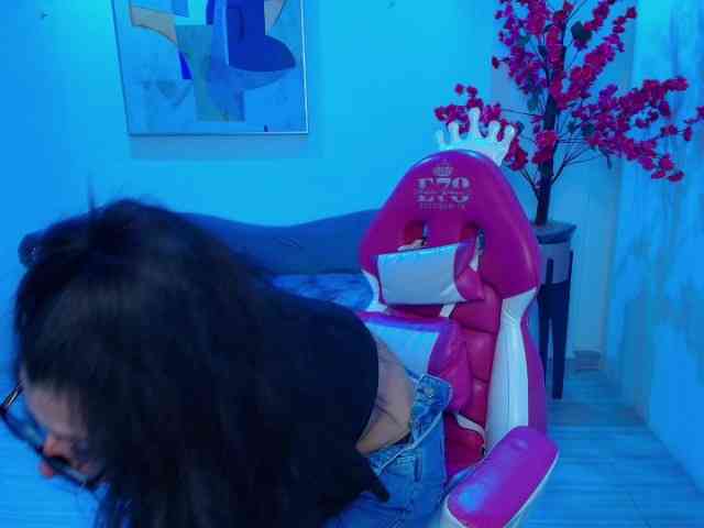 jenjen-purple webcam