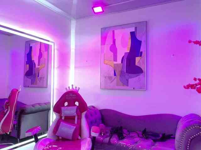 jenjen-purple webcam