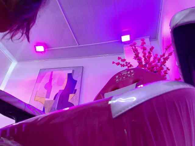jenjen-purple webcam