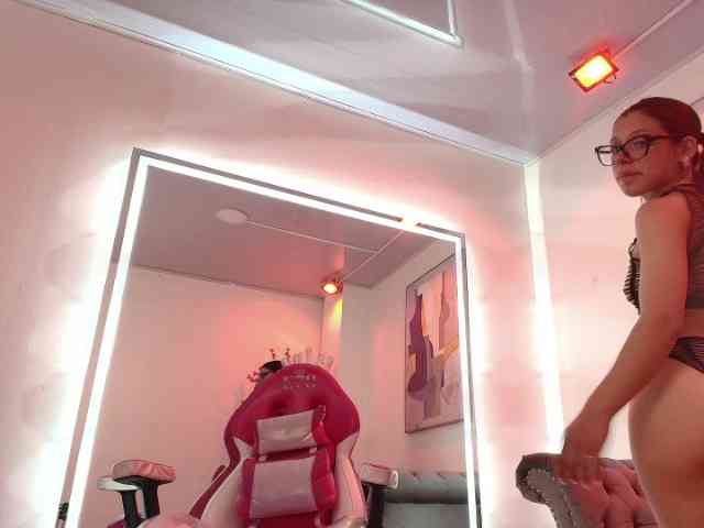 jenjen-purple webcam