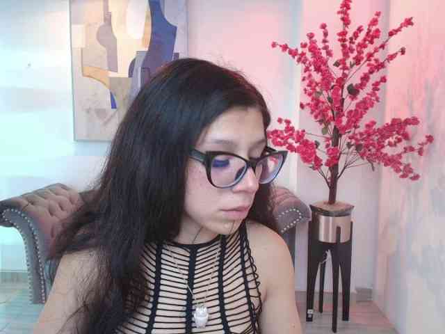 jenjen-purple webcam