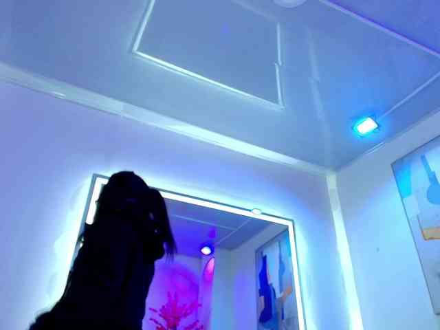 jenjen-purple webcam