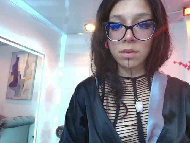 jenjen-purple webcam