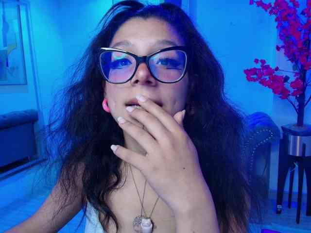 jenjen-purple webcam