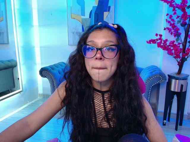 jenjen-purple webcam