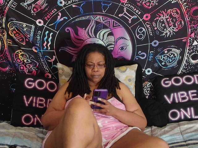 renaespleasurepalace webcam bongacams model stream image