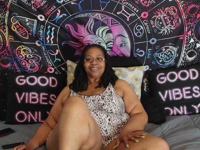 Webcam performer RenaeCumsAlot online show RenaeCumsAlot
