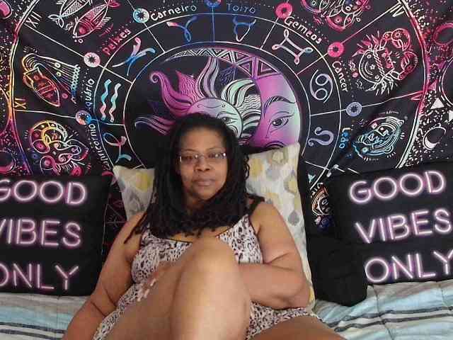 renaespleasurepalace webcam