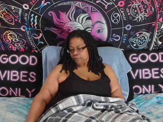 RenaeCumsAlot Live Webcam on BongaCams