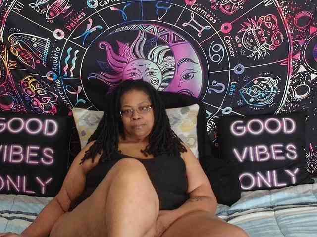 renaespleasurepalace webcam