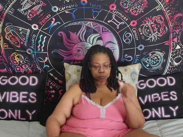 renaespleasurepalace webcam