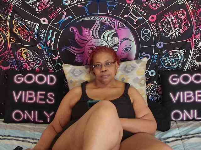 RenaeCumsAlot Live Webcam on BongaCams