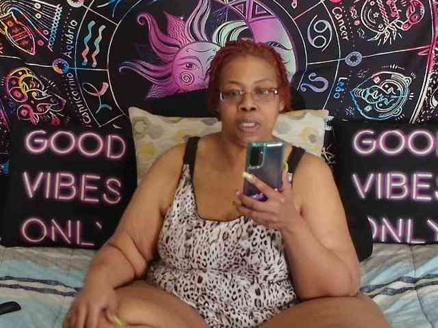 renaespleasurepalace webcam