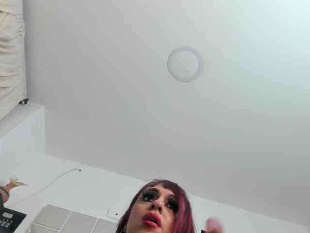 saritaloven Live Webcam on BongaCams