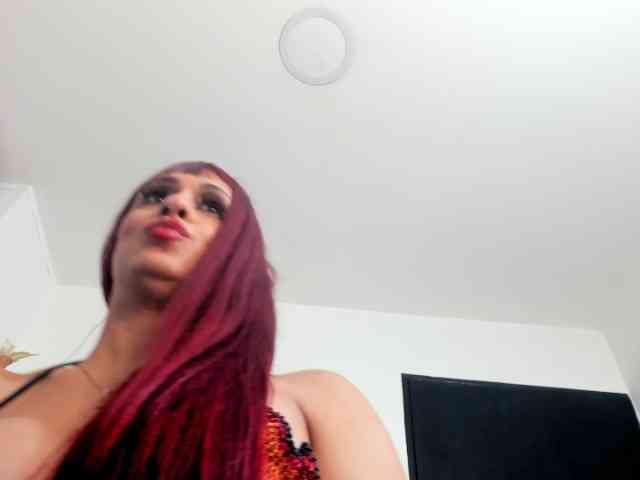 saritaloven Live Webcam on BongaCams