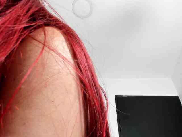 saritaloven Live Webcam on BongaCams