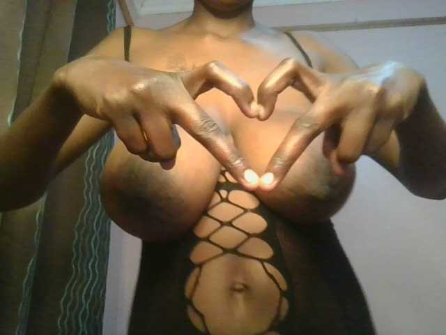 Propertyofdaddy webcam bongacams model stream image