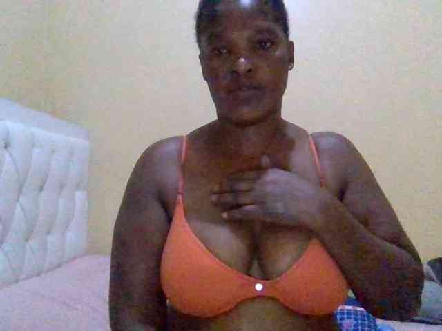 Sexymilly1 Live Webcam on BongaCams