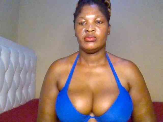 Sexymilly1 Live Webcam on BongaCams