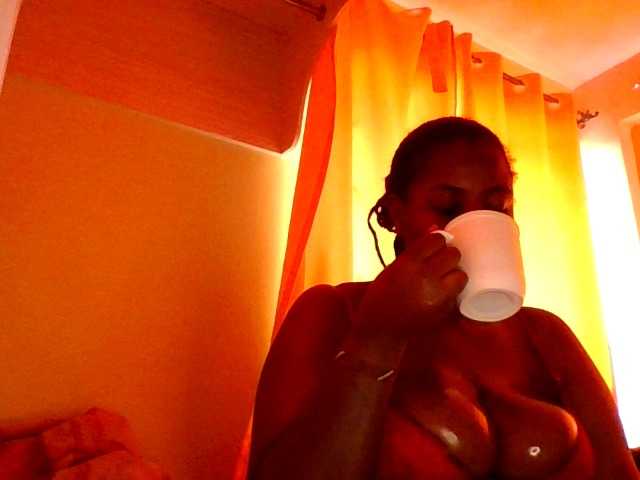 sauccyspoilage webcam bongacams model stream image