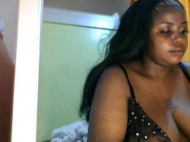 sauccyspoilage webcam bongacams model stream image