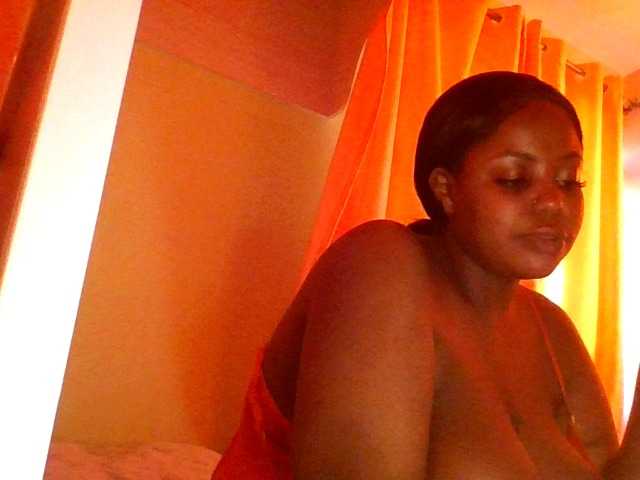 sauccyspoilage webcam bongacams model stream image