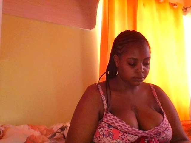 sauccyspoilage webcam bongacams model stream image