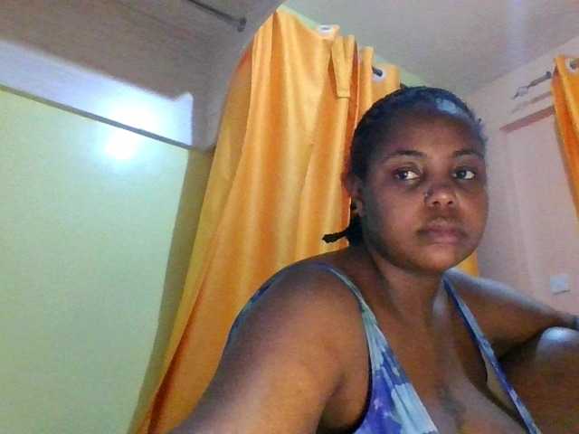 sauccyspoilage webcam bongacams model stream image