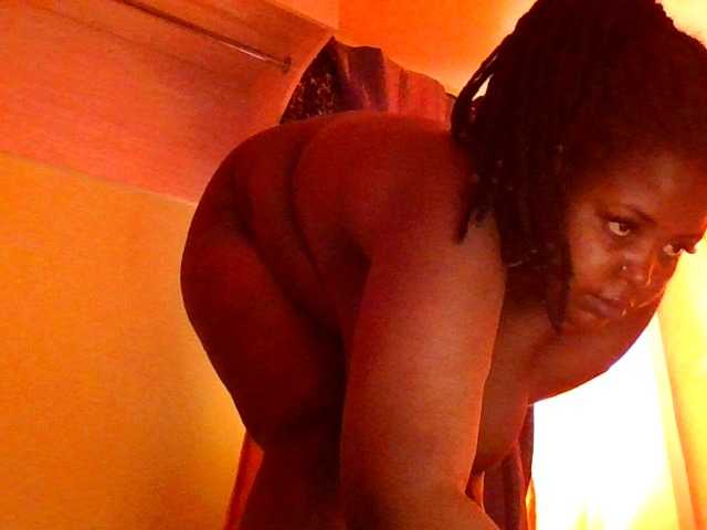 sauccyspoilage webcam bongacams model stream image