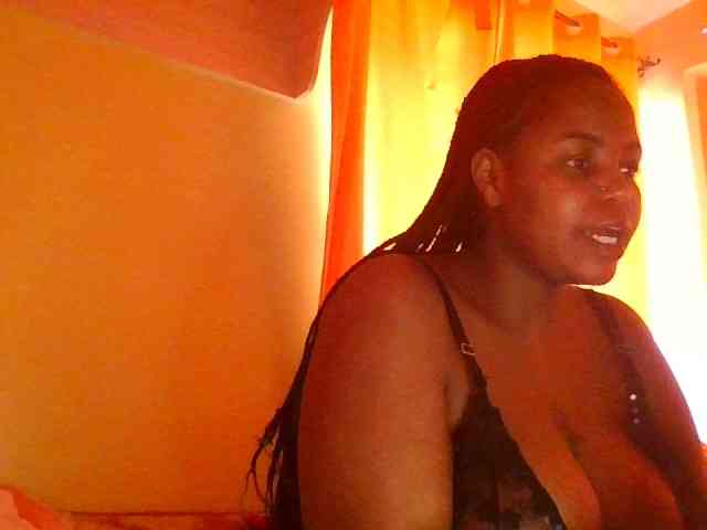 sauccyspoilage Live Webcam on BongaCams