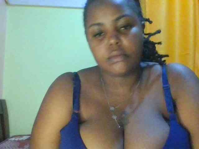 sauccyspoilage Live Webcam on BongaCams