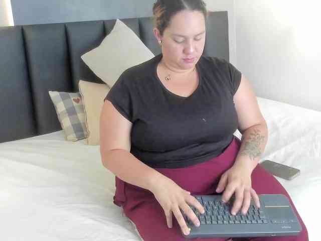 JenaCooper Live Webcam on BongaCams