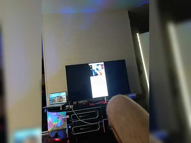 Alinaiadem2025's BongaCams show and profile