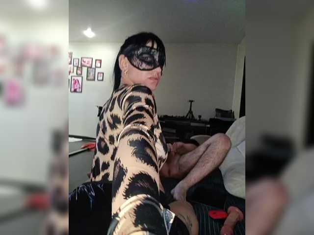 Alinaiadem2025's BongaCams show and profile