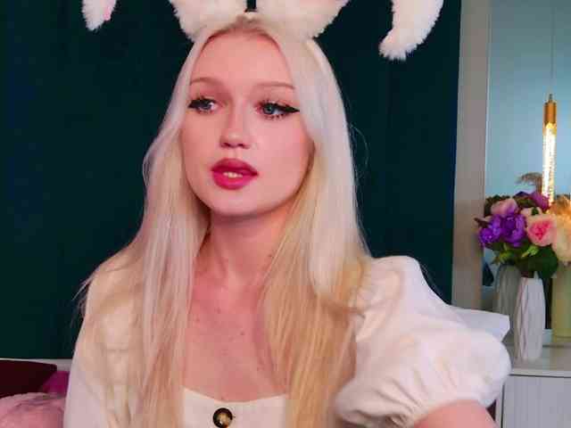 BlondiDoll