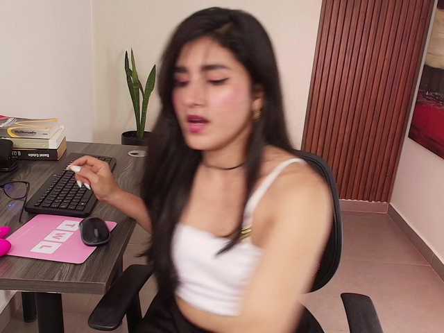 Lia-Mar's BongaCams show and profile