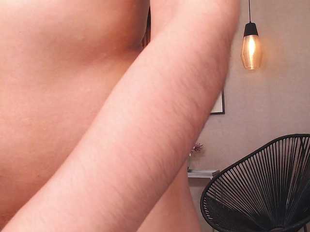 Lia-Mar's BongaCams show and profile