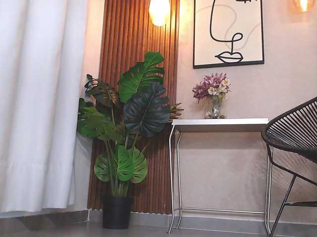 Lia-Mar's BongaCams show and profile