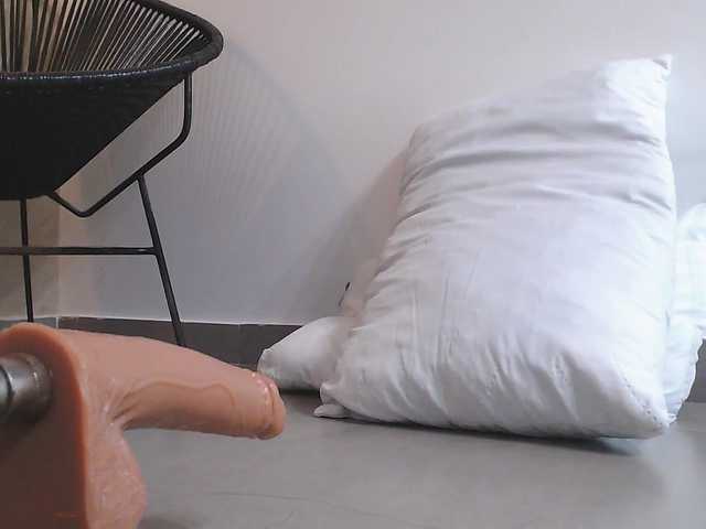 Lia-Mar's BongaCams show and profile