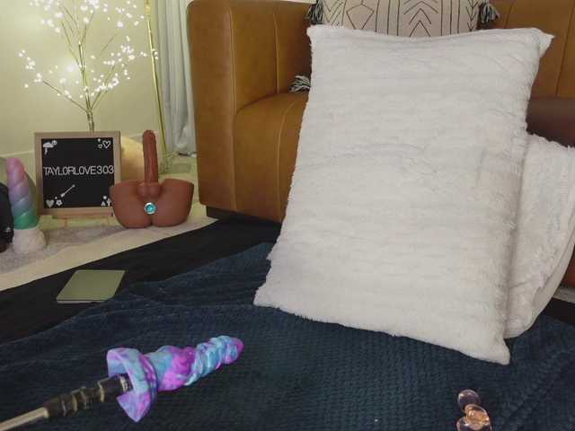 TaylorLove303's BongaCams show and profile