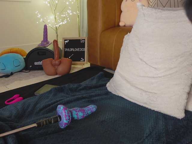 TaylorLove303's BongaCams show and profile